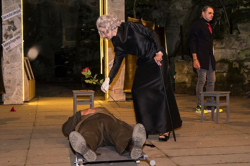 /userdata/chronik/2017/Der Besuch der alten Dame/162_alten_dame_-___.jpg